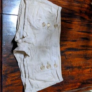 Express beige shorts